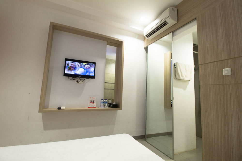 Reddoorz Plus @ Setiabudi Eight จาการ์ตา ภายนอก รูปภาพ