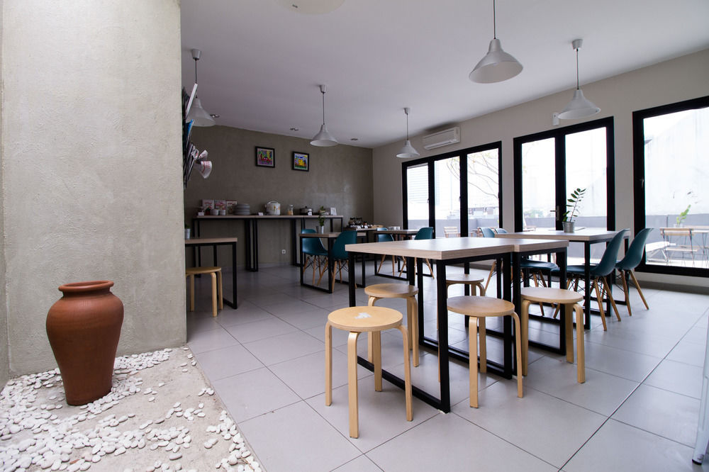 Reddoorz Plus @ Setiabudi Eight จาการ์ตา ภายนอก รูปภาพ